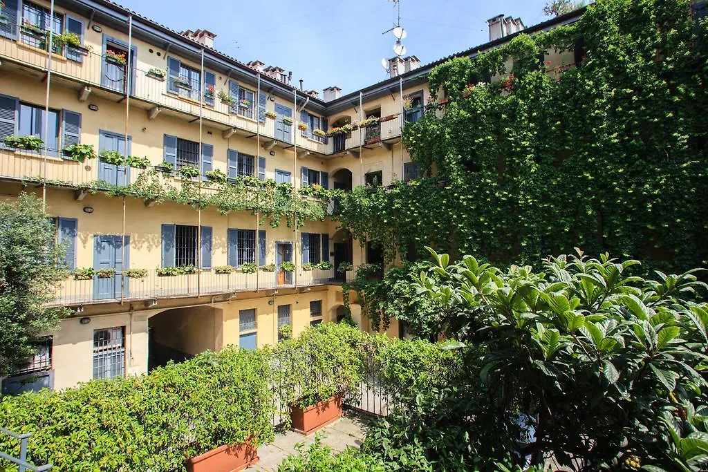 مبيت وإفطار Le Due Corti Milano فندق مبيت وإفطار